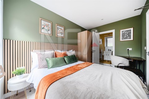 View Full Details for Curzon Street, Reading